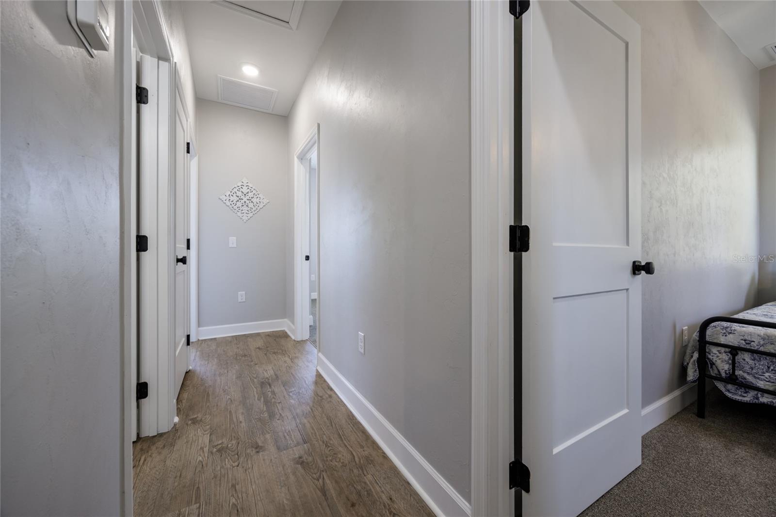 SHADY OAKS - Residential