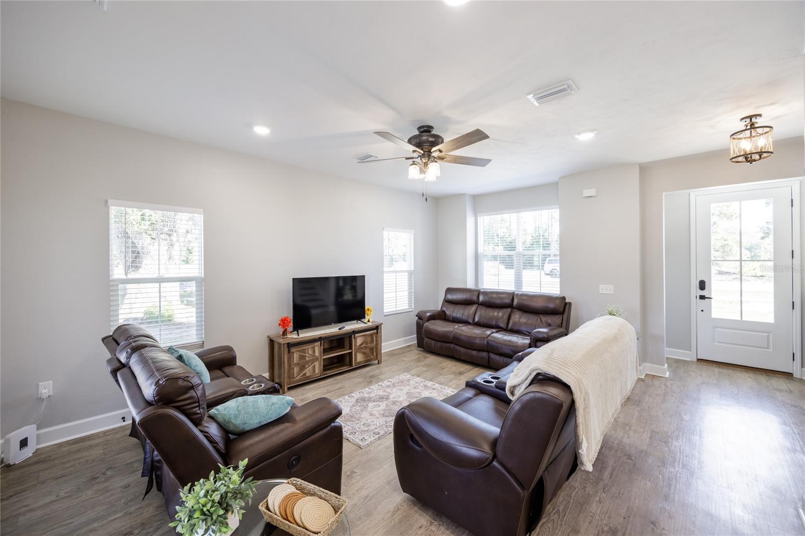 SHADY OAKS - Residential