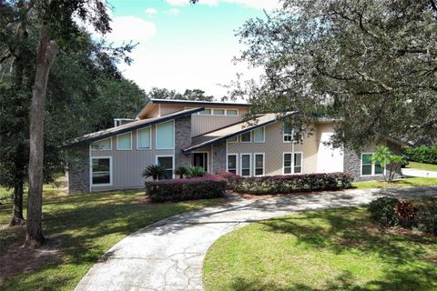 A home in LONGWOOD