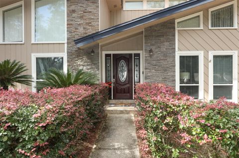 A home in LONGWOOD