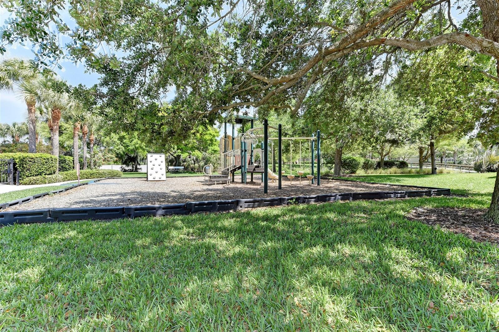 PALMA SOLA TRACE - Residential Lease