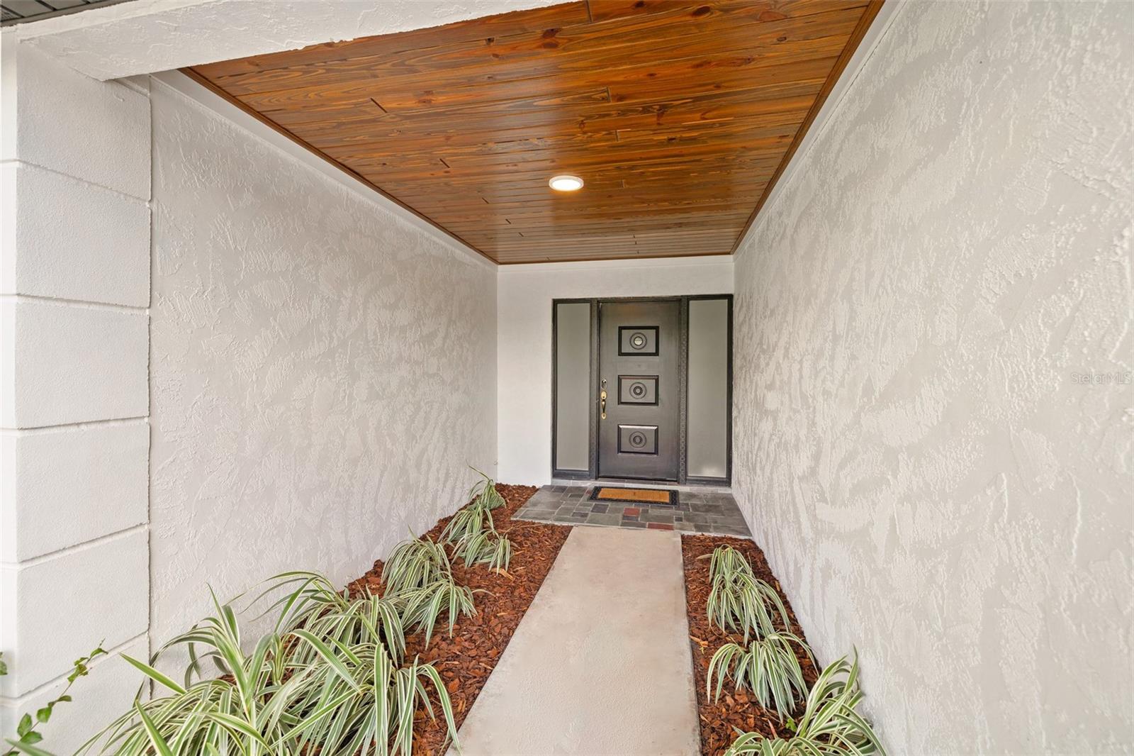 3408 W SWANN AVENUE
