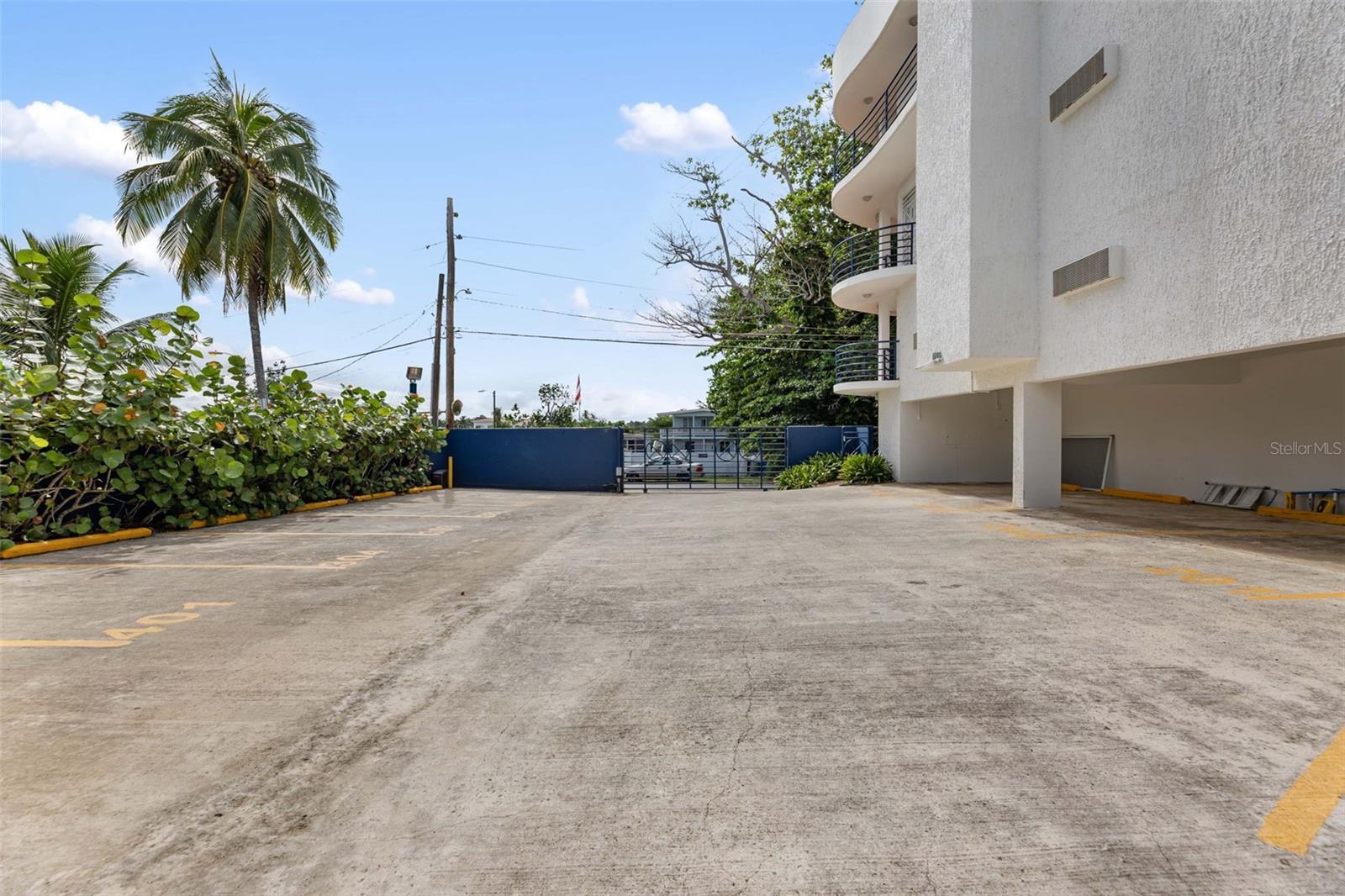 BARRIO CARRIZAL - Residential