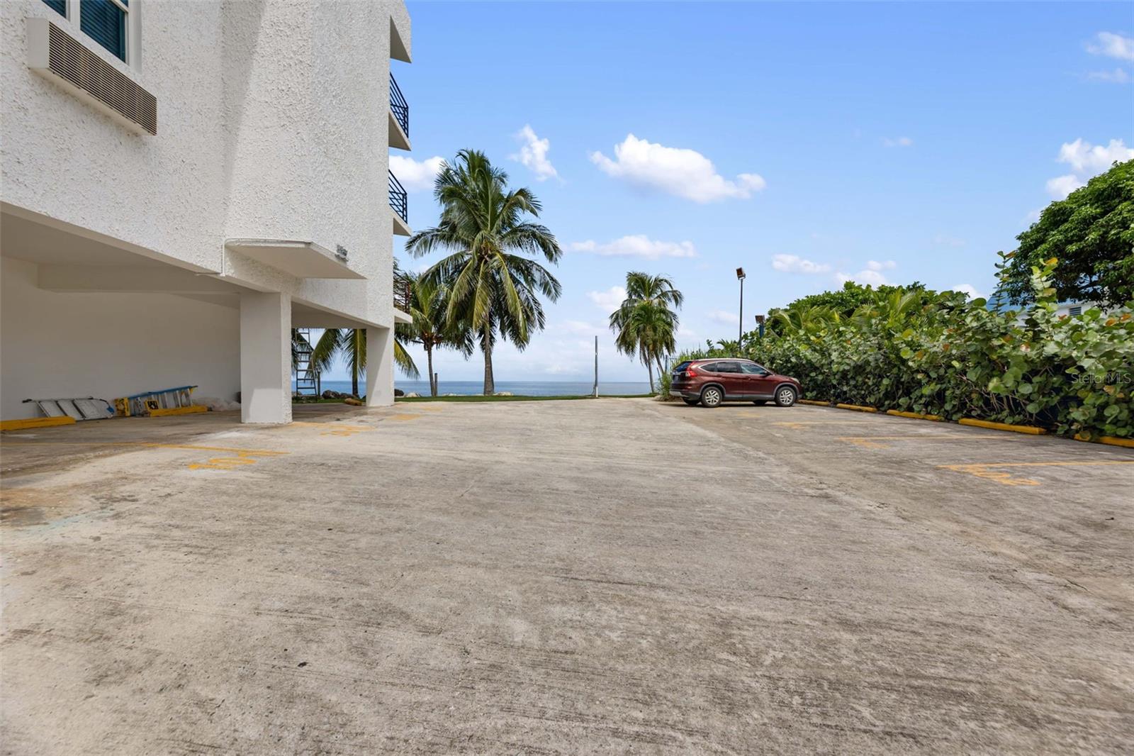 BARRIO CARRIZAL - Residential