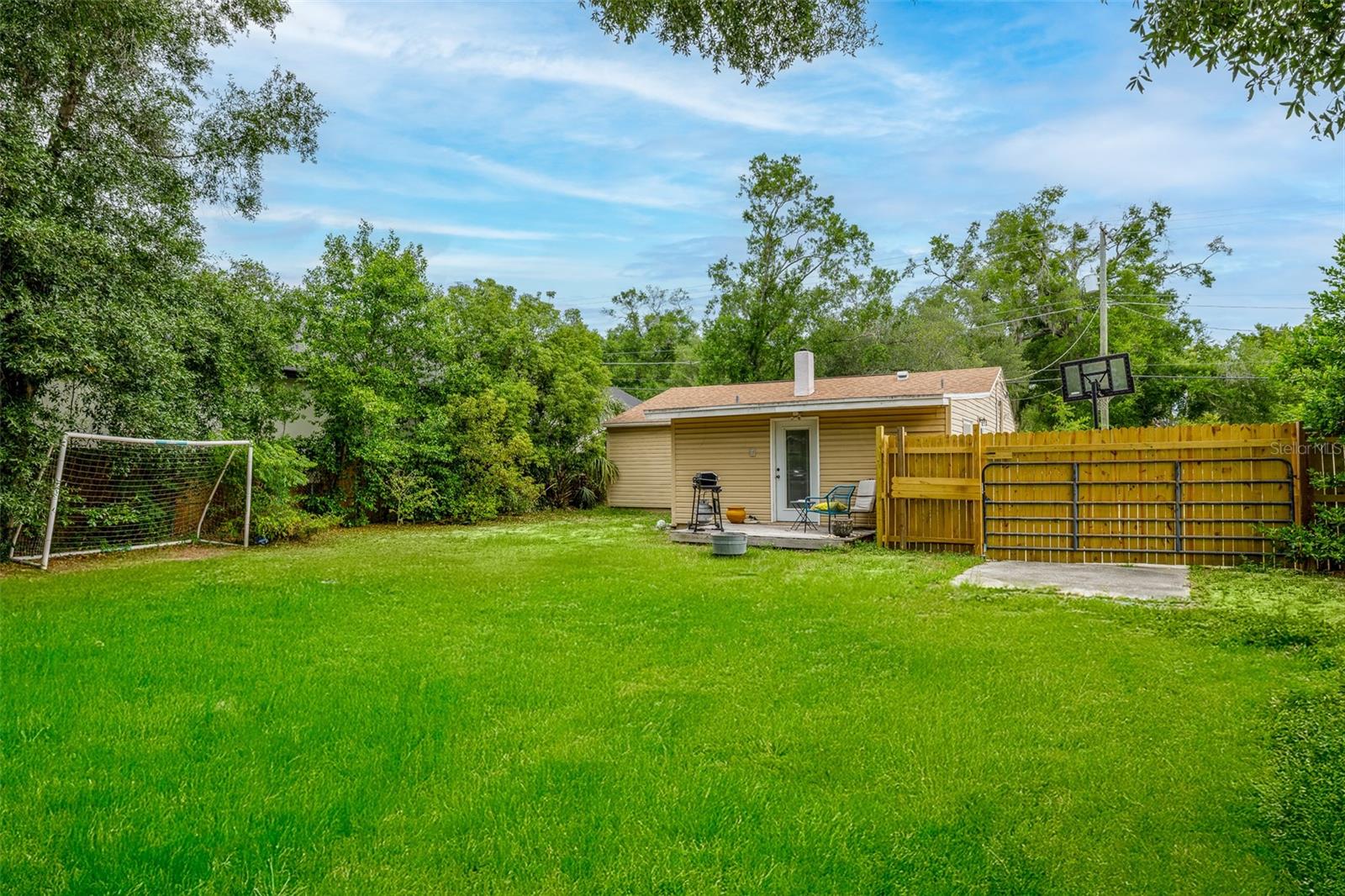MANOR HEIGHTS WEST - Residential