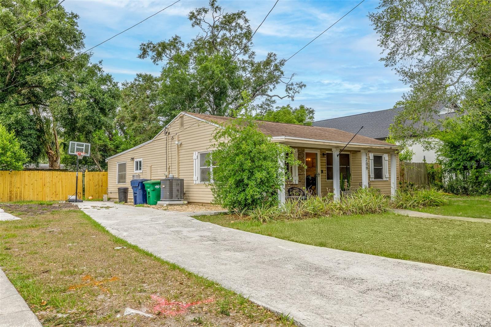 MANOR HEIGHTS WEST - Residential