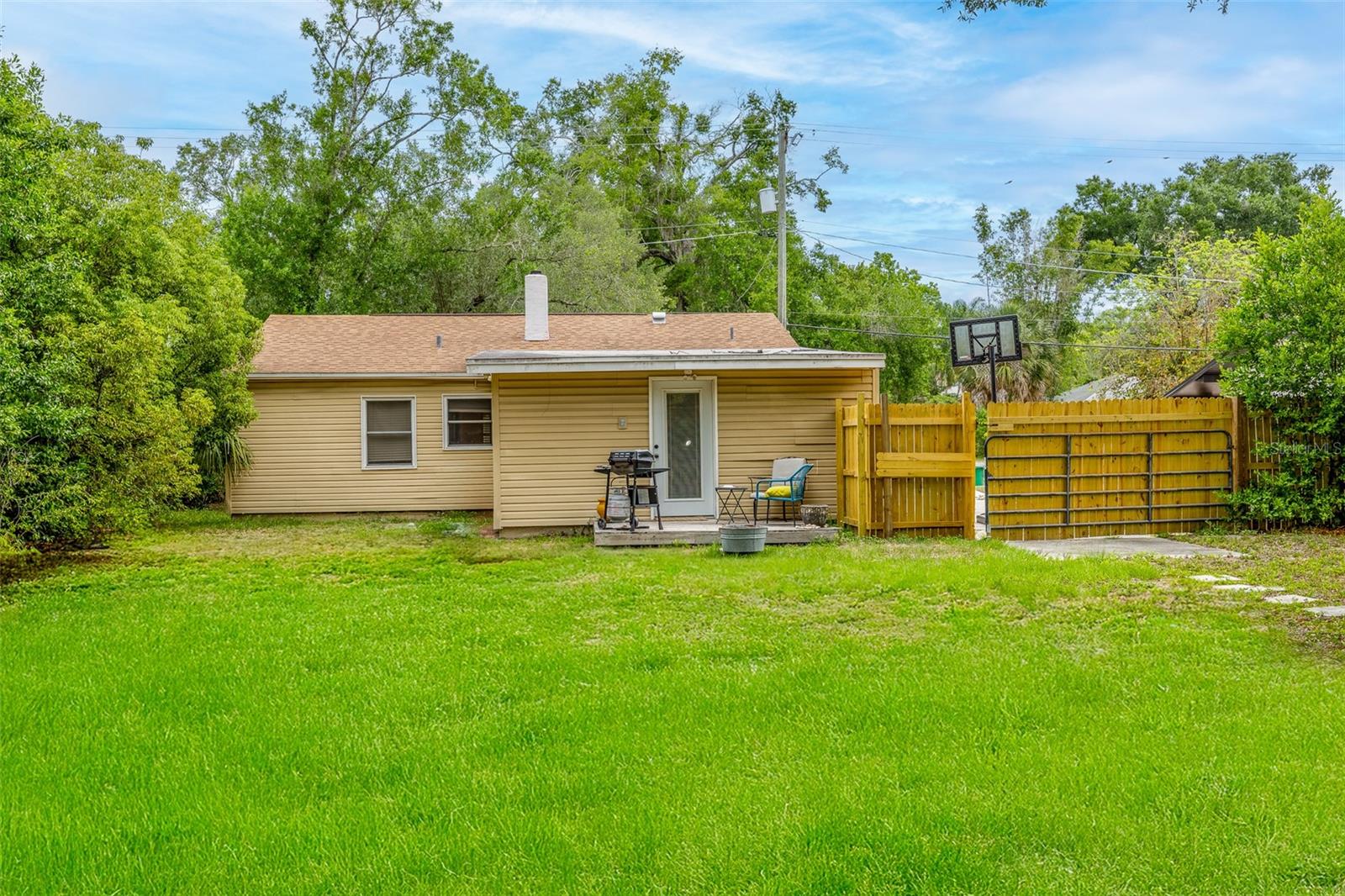 MANOR HEIGHTS WEST - Residential