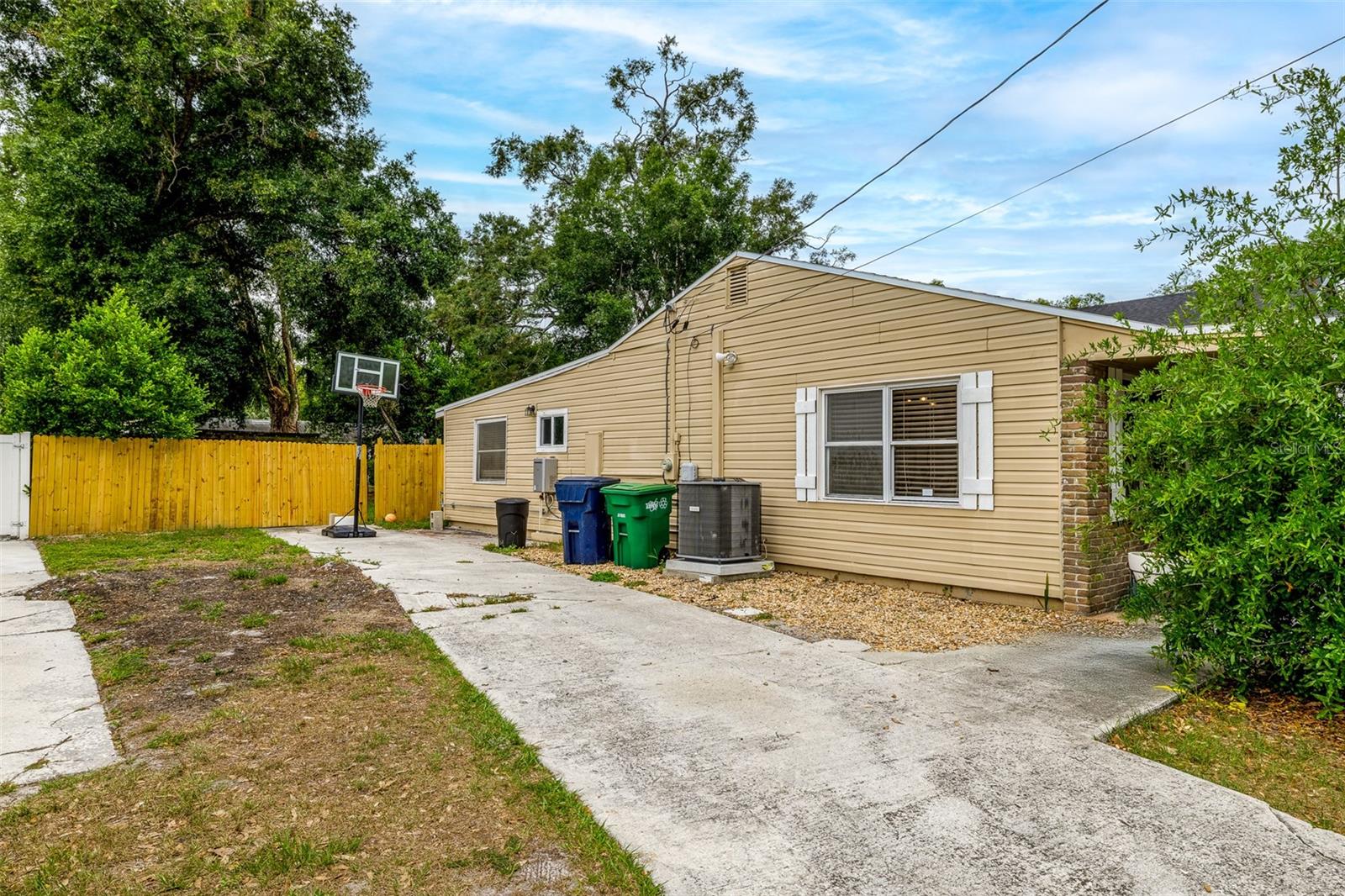 MANOR HEIGHTS WEST - Residential