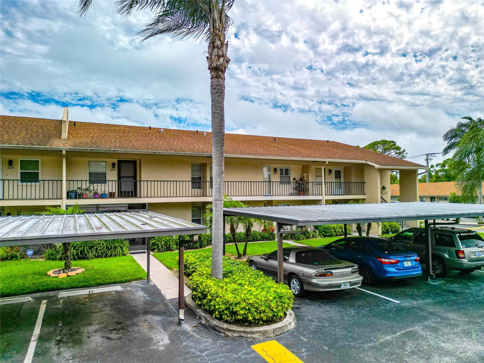 PINEWOOD VILLAGE V - Residential