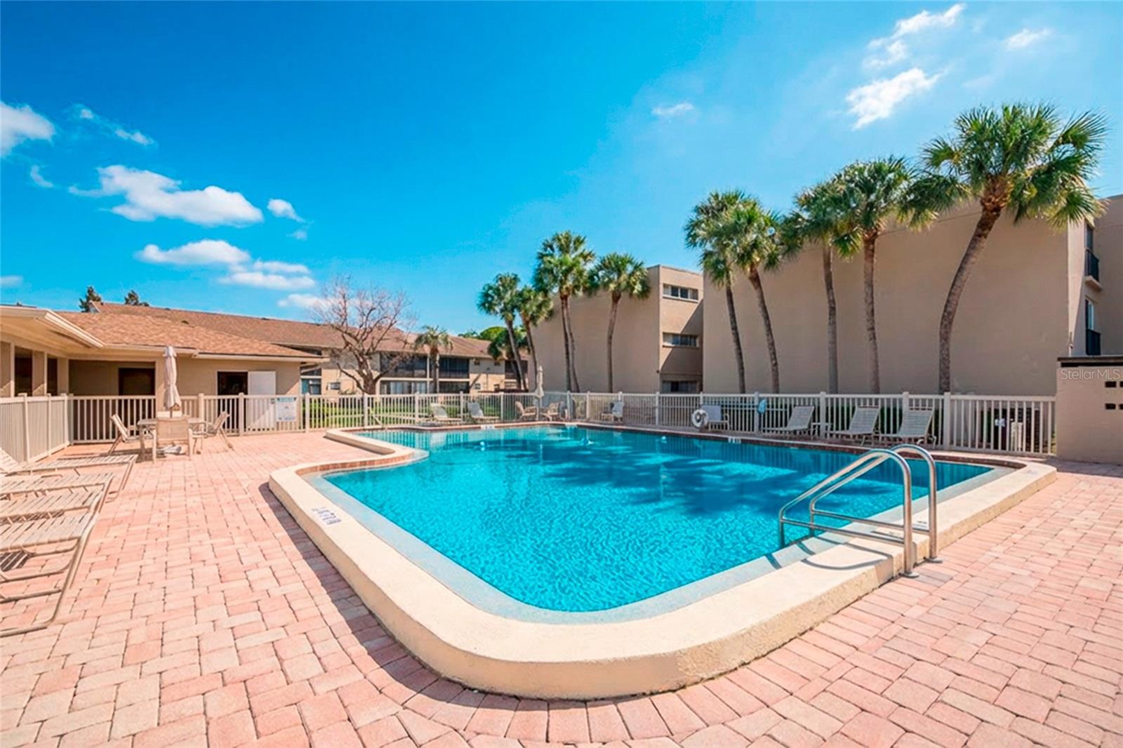 PINEWOOD VILLAGE V - Residential