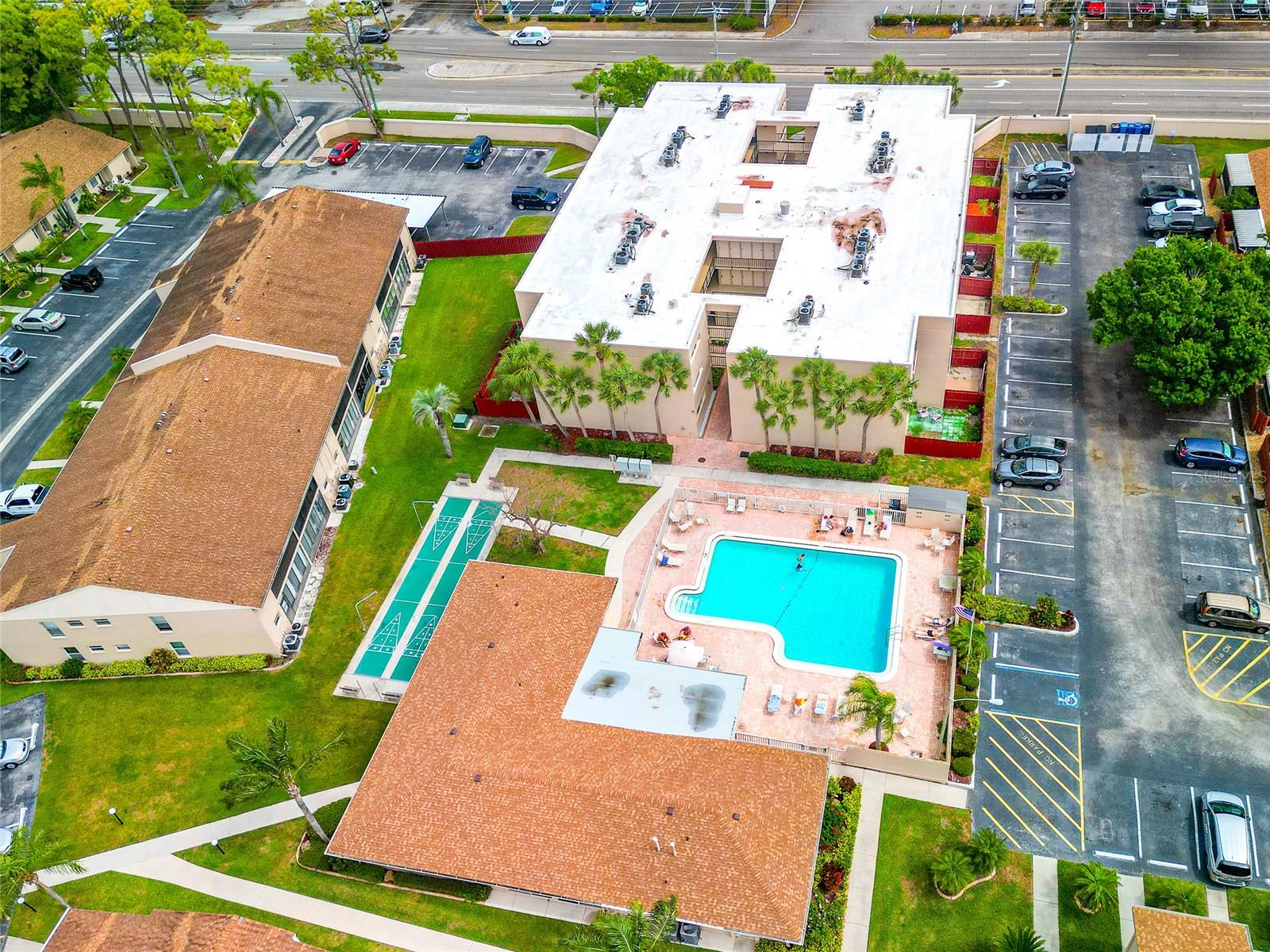 PINEWOOD VILLAGE V - Residential