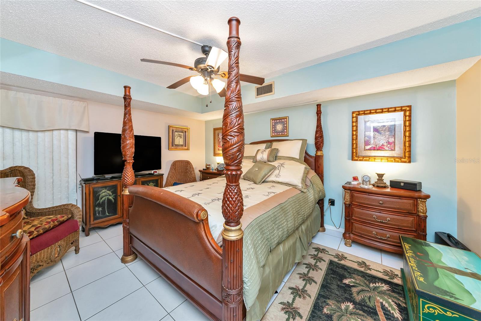 PINEWOOD VILLAGE V - Residential