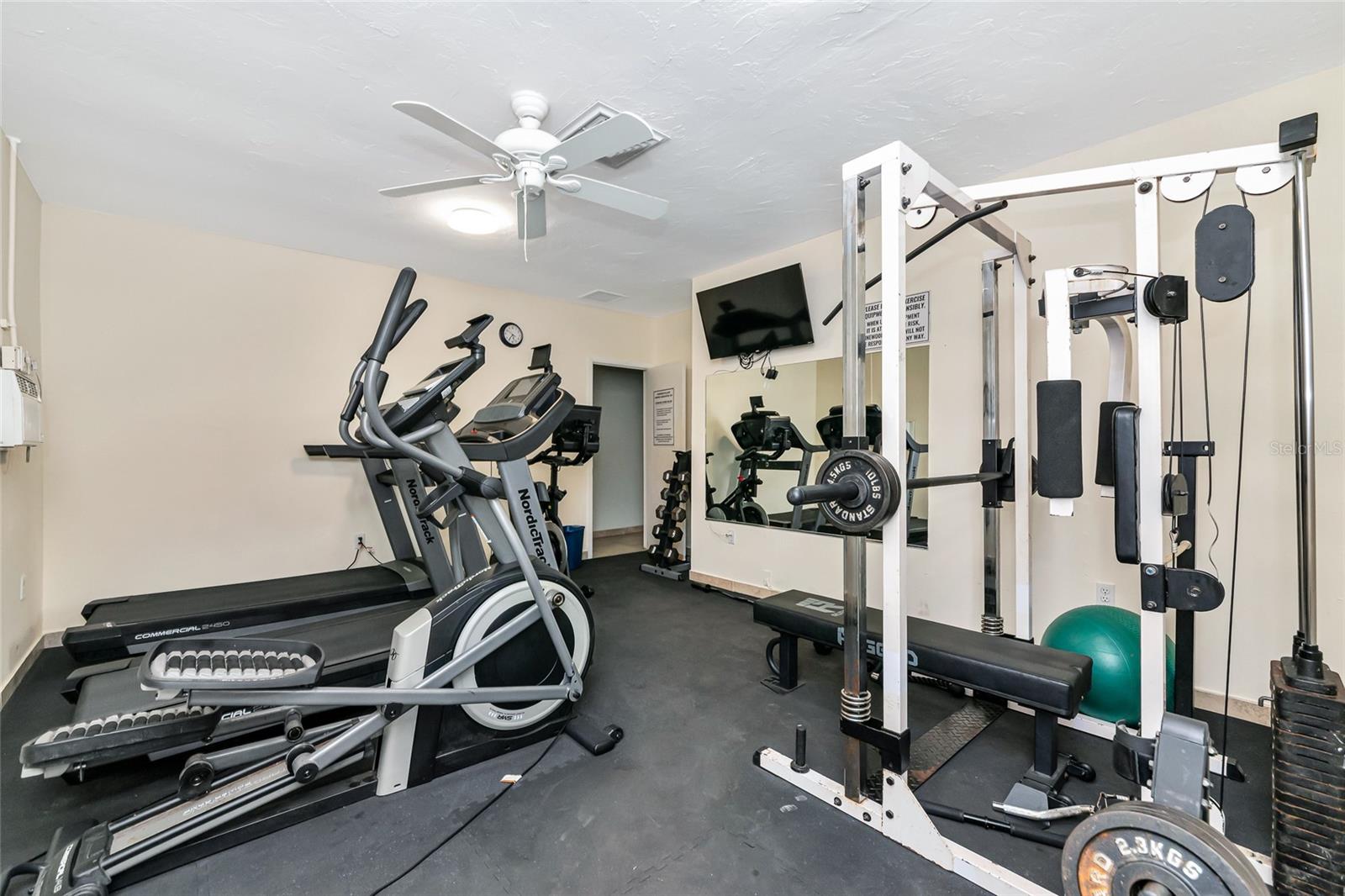 PINEWOOD VILLAGE V - Residential