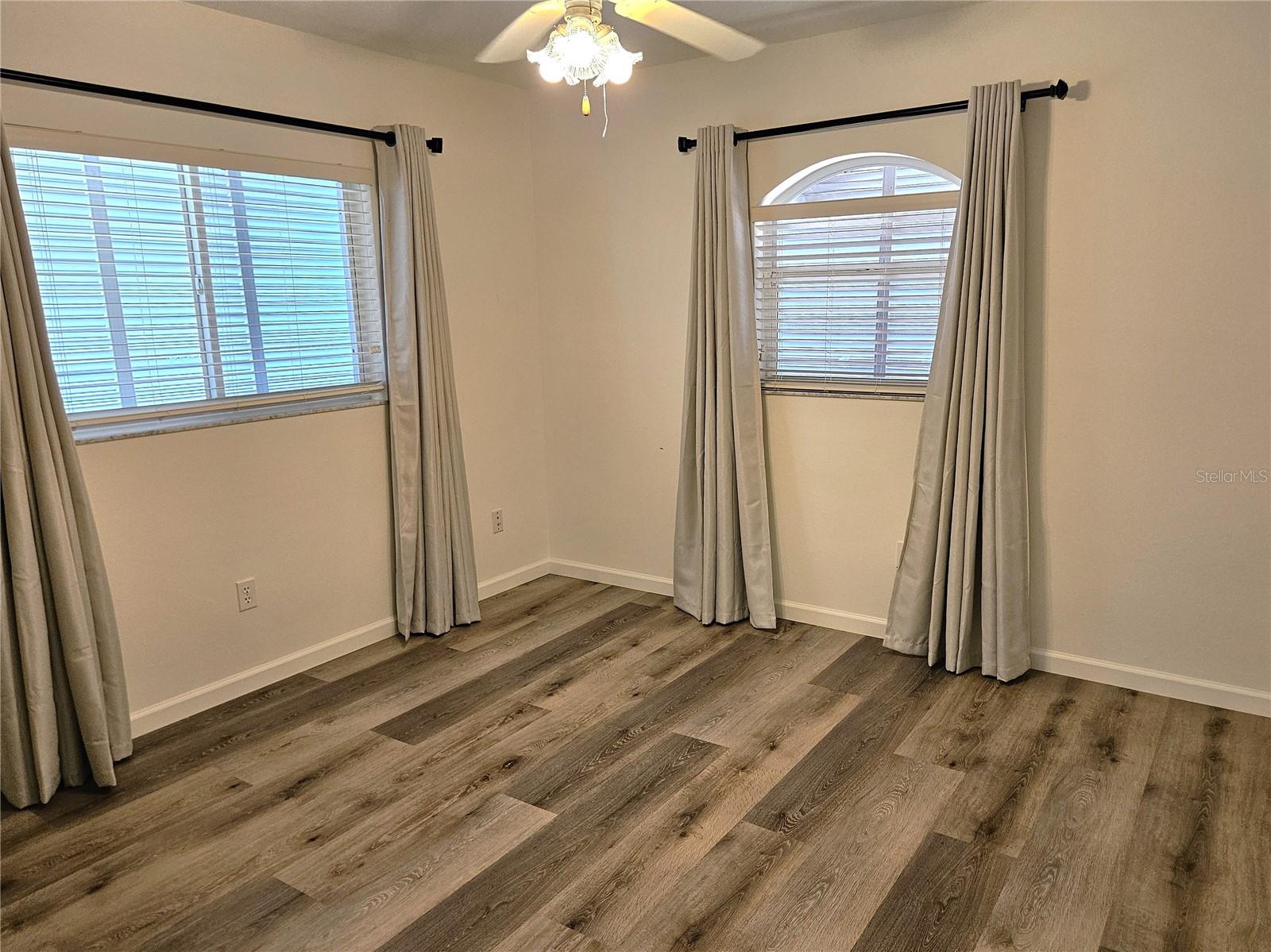 SOUTH VENICE - Residential Lease