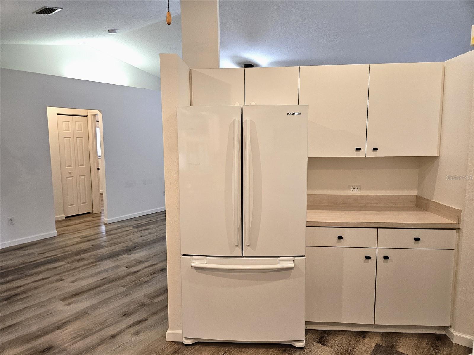 SOUTH VENICE - Residential Lease