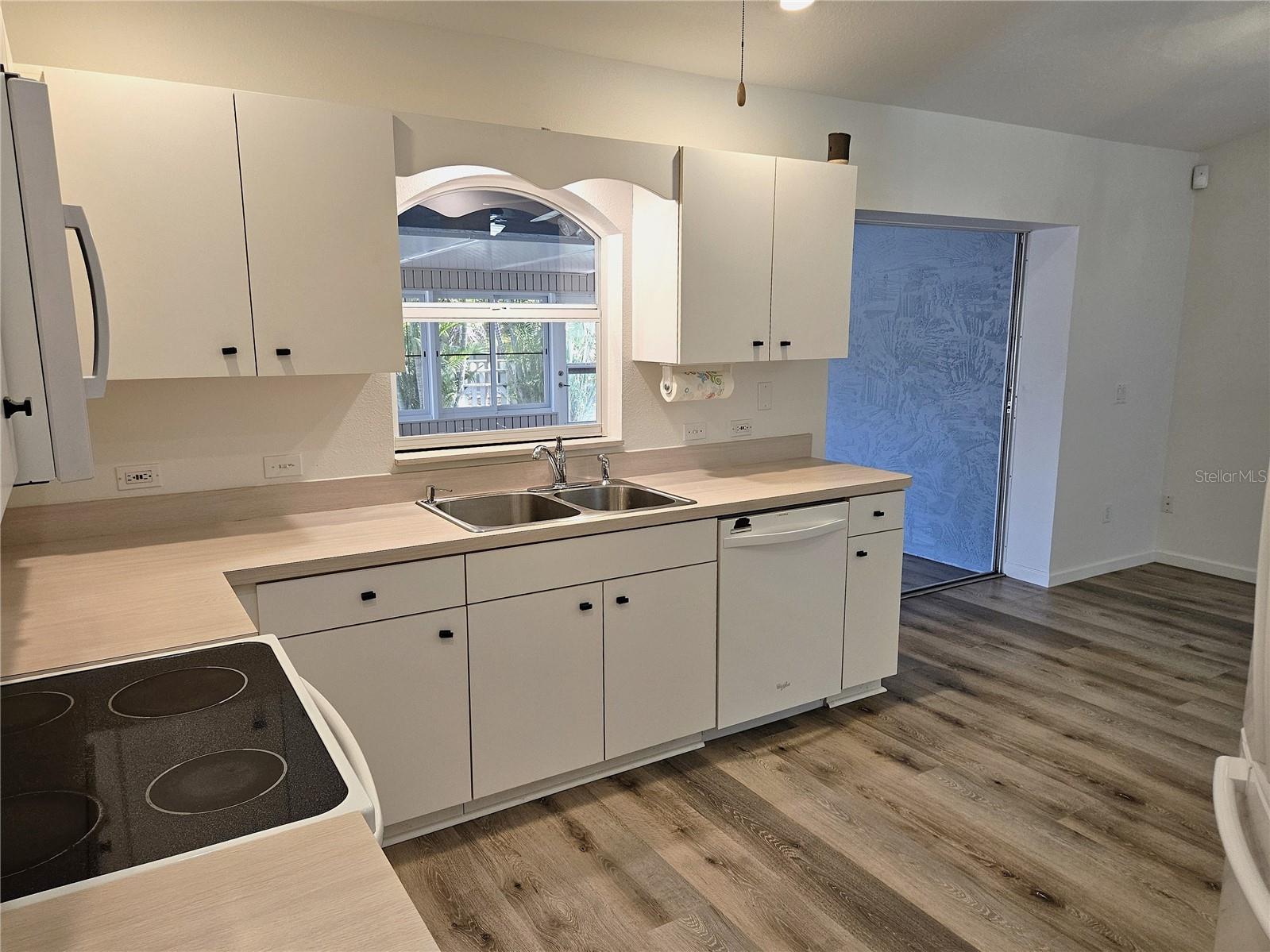SOUTH VENICE - Residential Lease