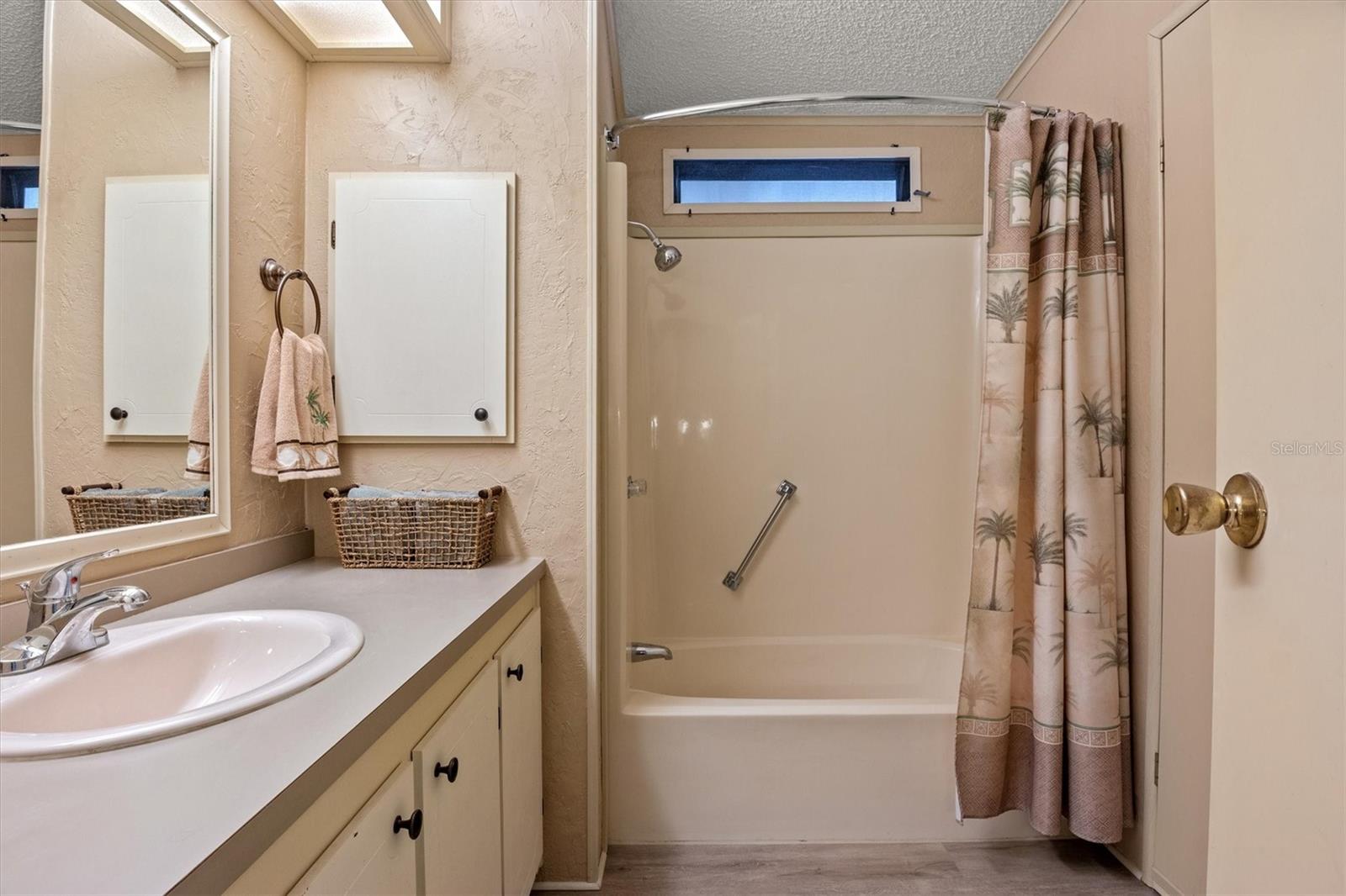 LAKE N GOLF ESTATES - Residential