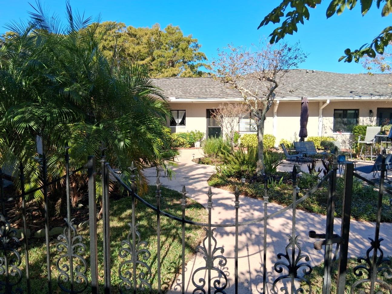 COUNTRY OAKS CONDO 01 - Residential Lease