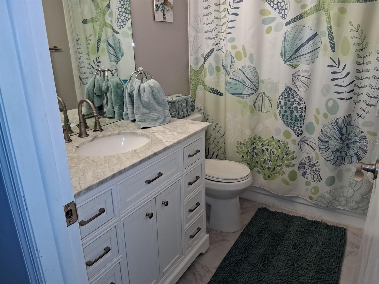 COUNTRY OAKS CONDO 01 - Residential Lease