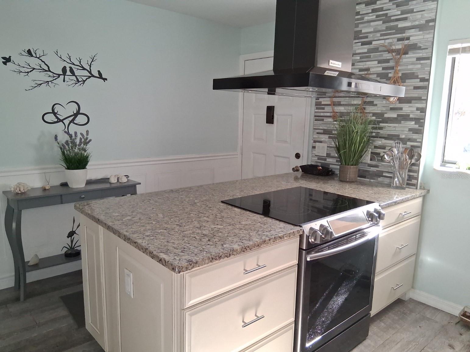 COUNTRY OAKS CONDO 01 - Residential Lease