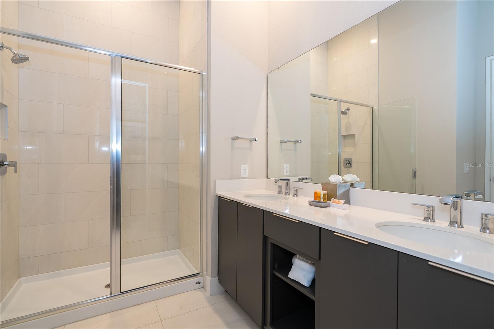 SPECTRUM AT REUNION CONDO PH 13 - Residential
