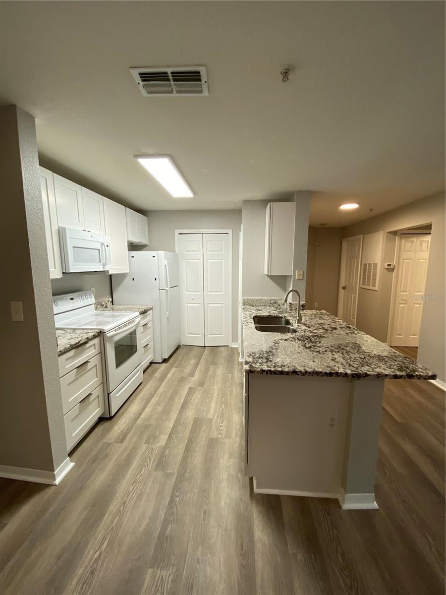 5479 VINELAND ROAD 9213