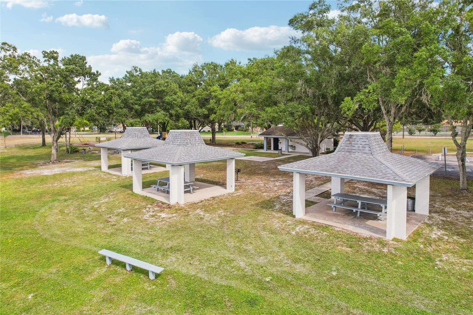 LAKE PADGETT ESTATES / TENNIS CLUB ESTATES UNREC/ - Residential