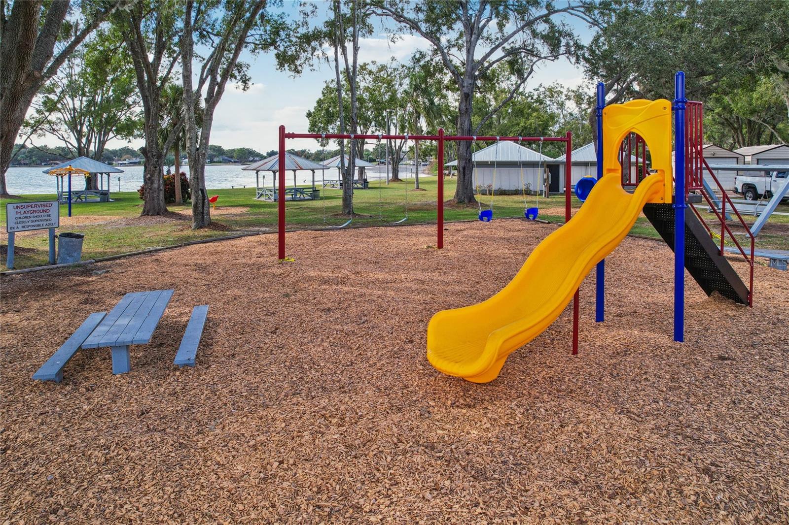 LAKE PADGETT ESTATES / TENNIS CLUB ESTATES UNREC/ - Residential