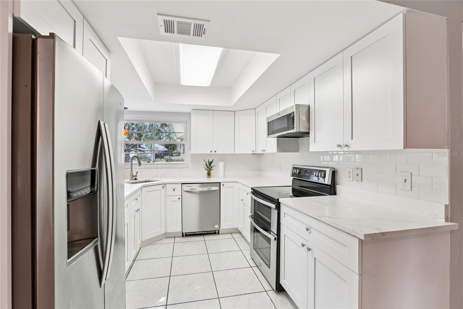 LAKE PADGETT ESTATES / TENNIS CLUB ESTATES UNREC/ - Residential