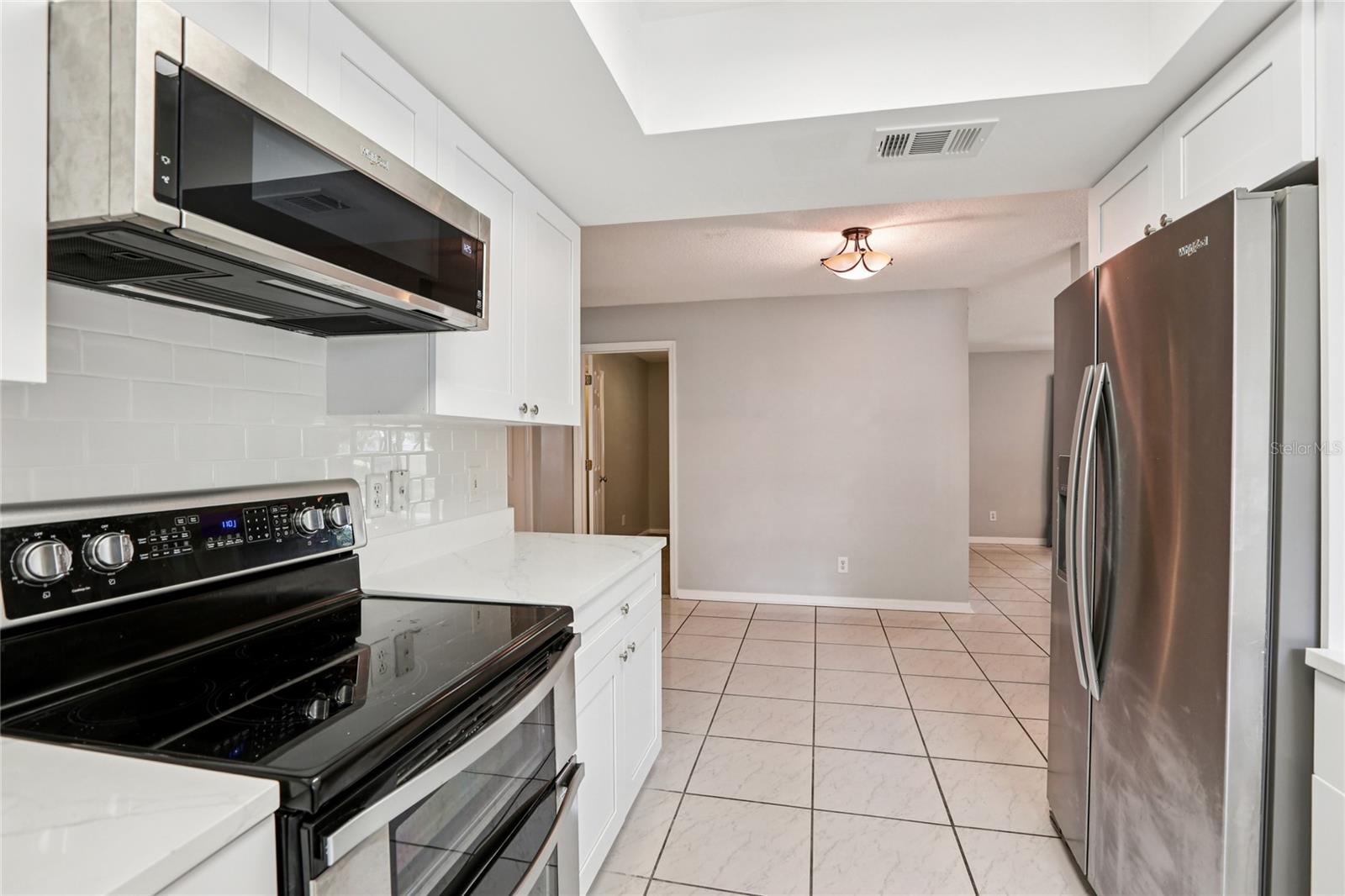 LAKE PADGETT ESTATES / TENNIS CLUB ESTATES UNREC/ - Residential