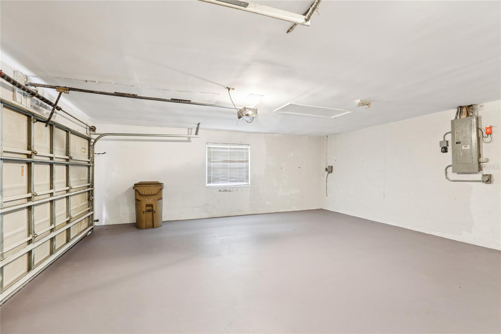 LAKE PADGETT ESTATES / TENNIS CLUB ESTATES UNREC/ - Residential