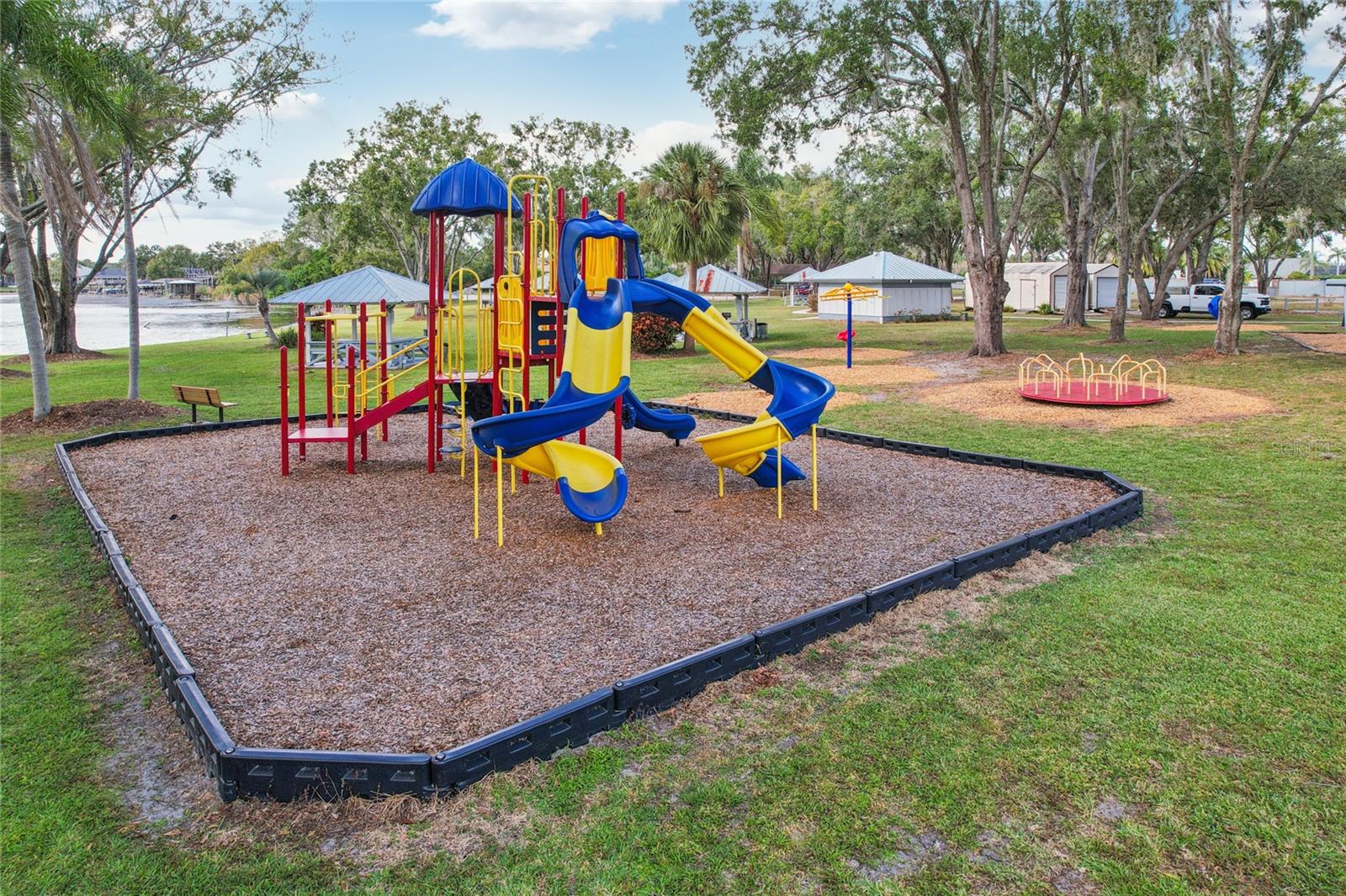 LAKE PADGETT ESTATES / TENNIS CLUB ESTATES UNREC/ - Residential