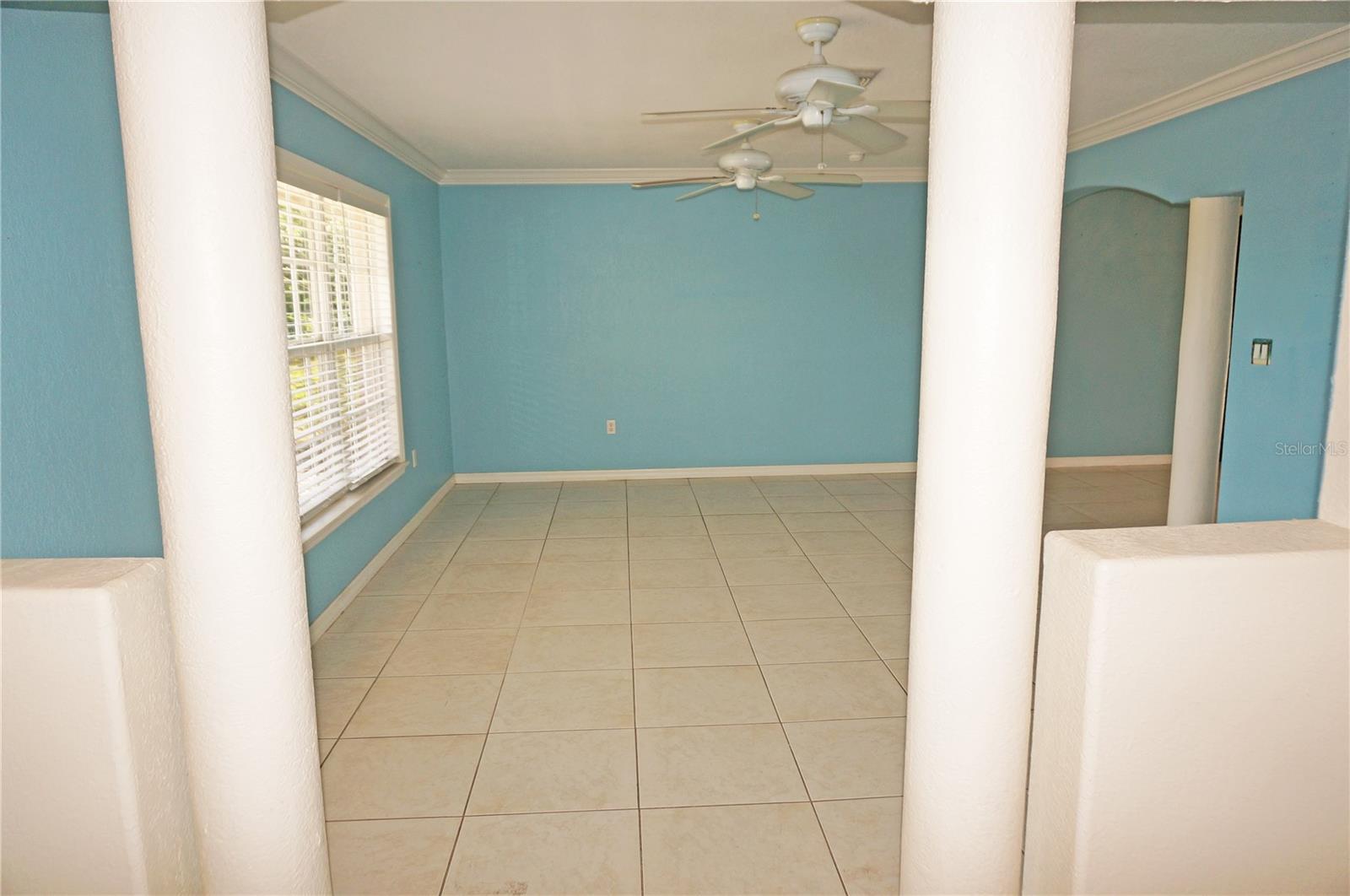 594 W TARPON BOULEVARD NW
