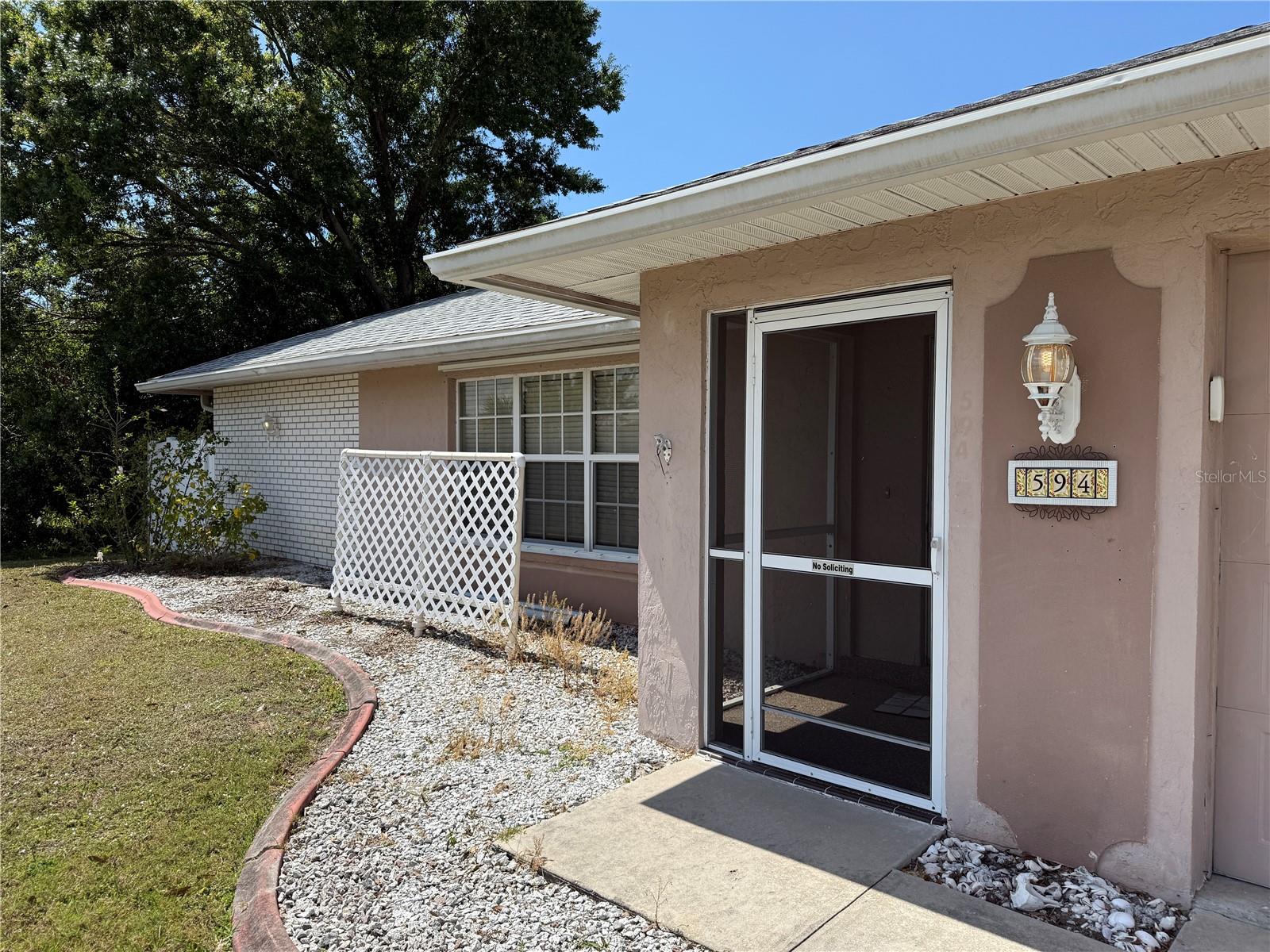 594 W TARPON BOULEVARD NW
