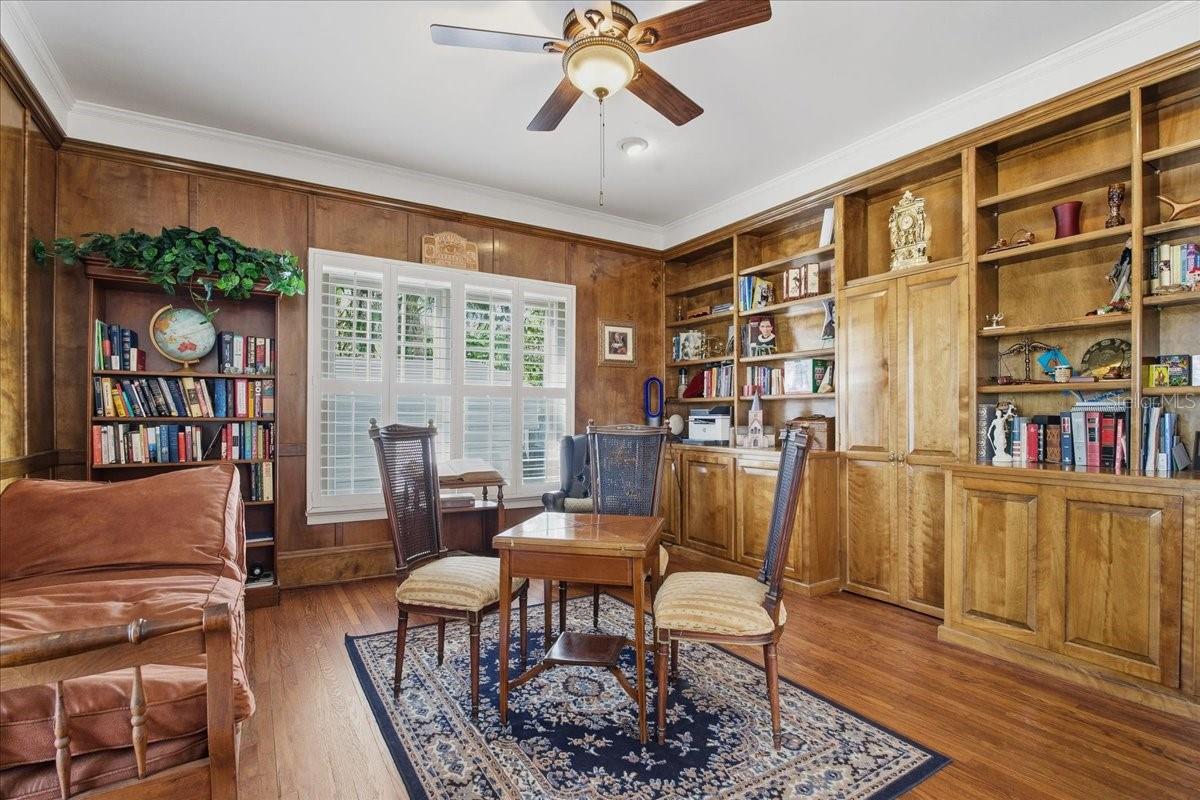 208 N SPRING BOULEVARD