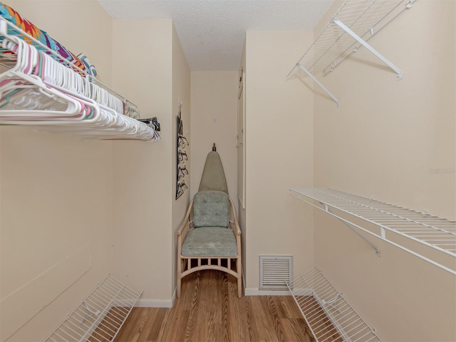 CIRCLE WOODS OF VENICE 1 - Residential