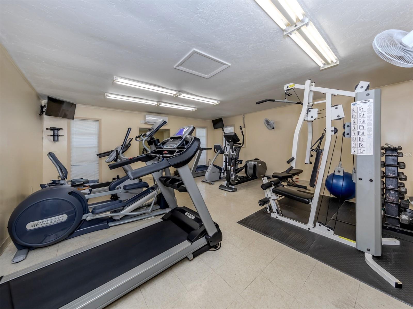 CIRCLE WOODS OF VENICE 1 - Residential