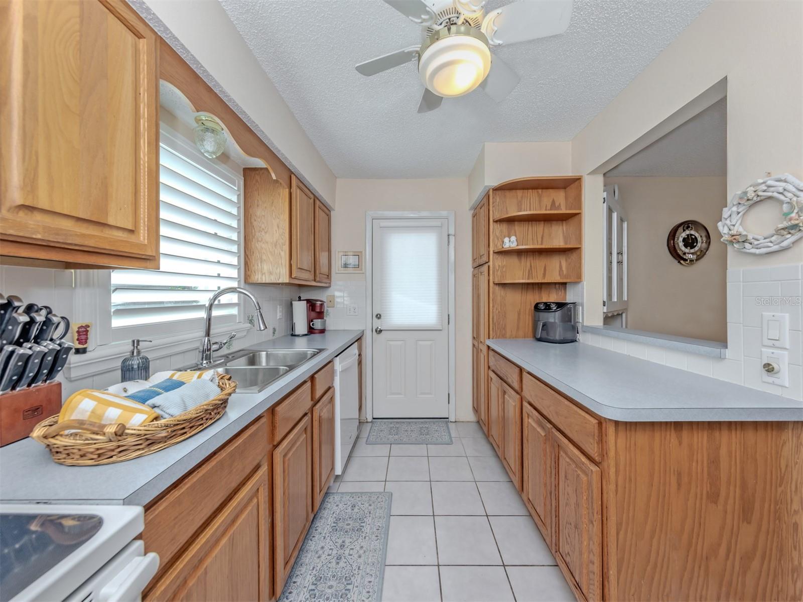 CIRCLE WOODS OF VENICE 1 - Residential