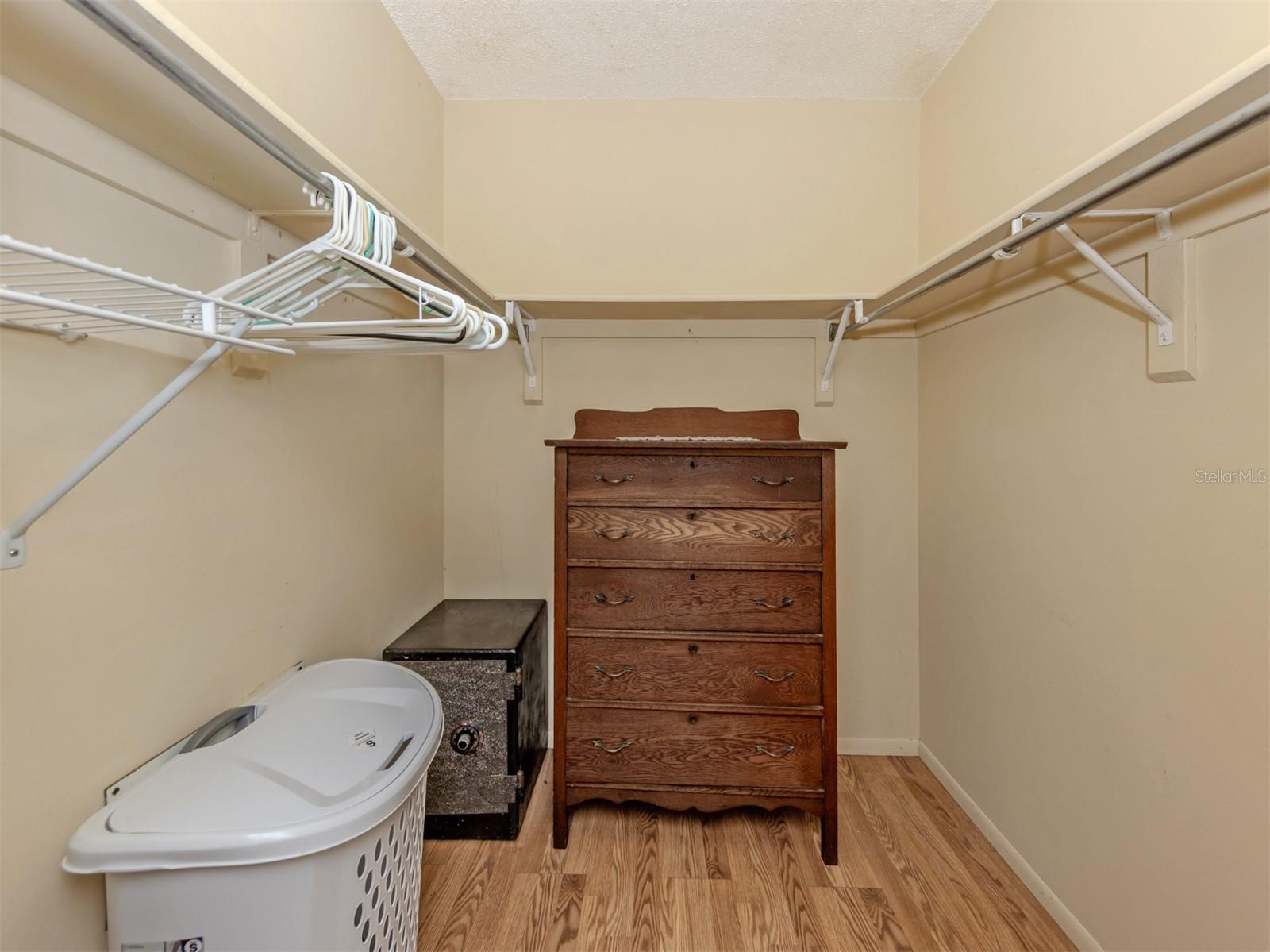 CIRCLE WOODS OF VENICE 1 - Residential