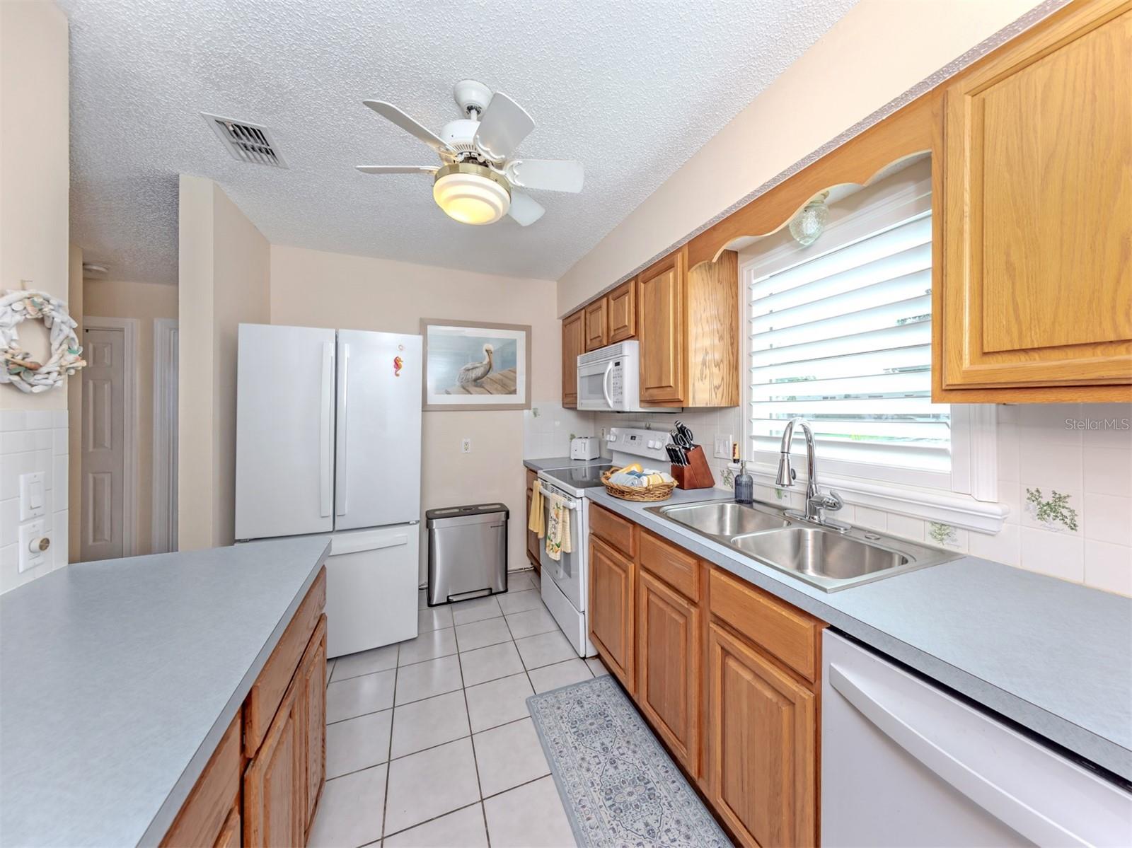 CIRCLE WOODS OF VENICE 1 - Residential