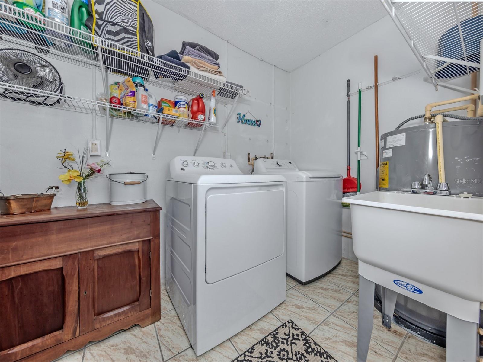 CIRCLE WOODS OF VENICE 1 - Residential