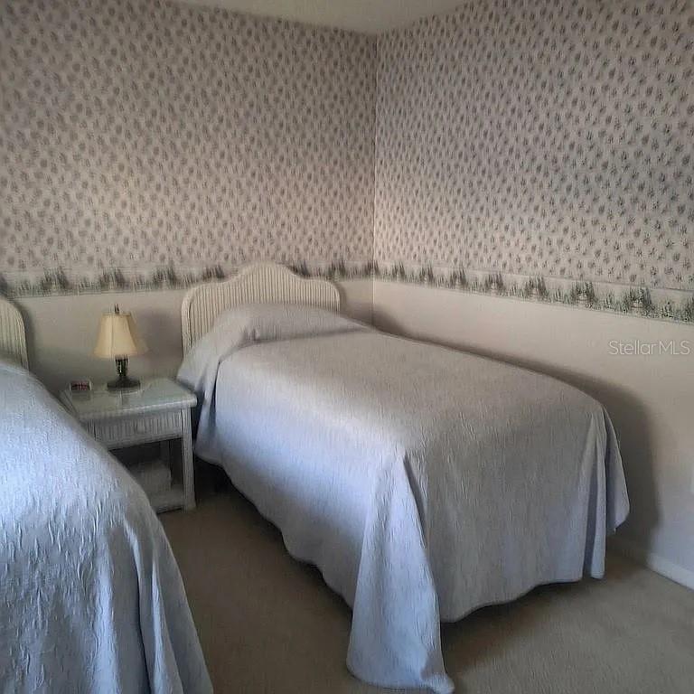 CRYSTAL LAKES - Residential