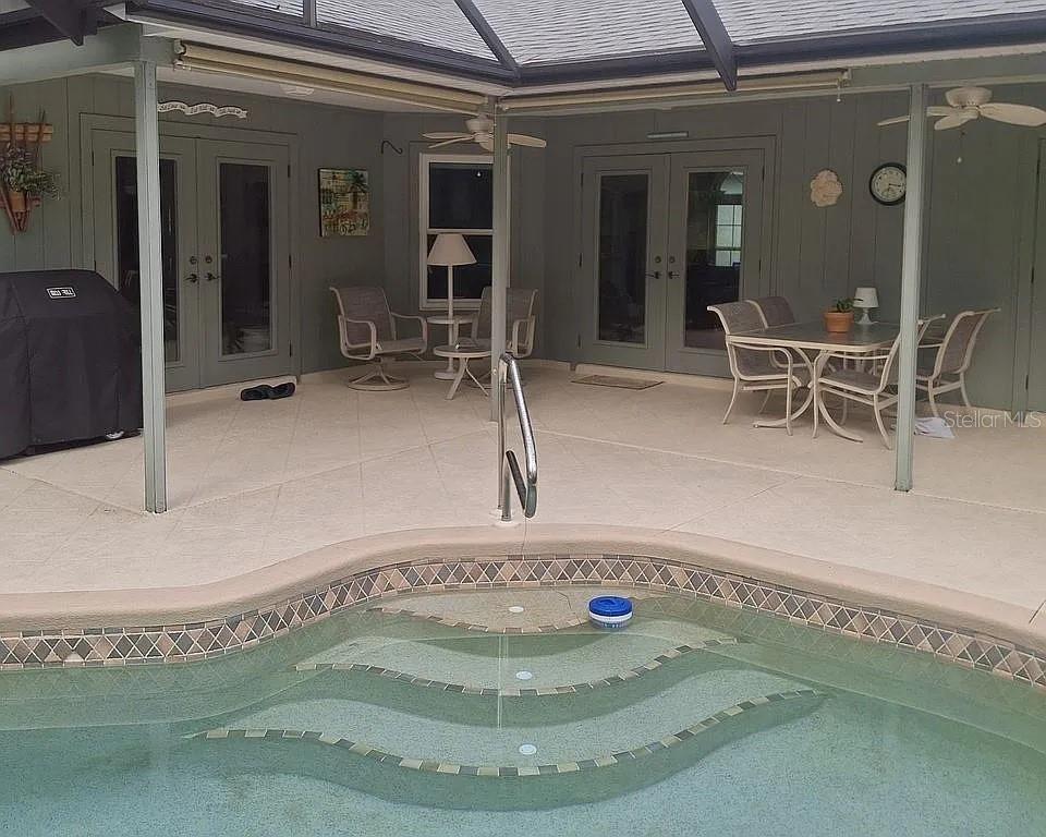 CRYSTAL LAKES - Residential