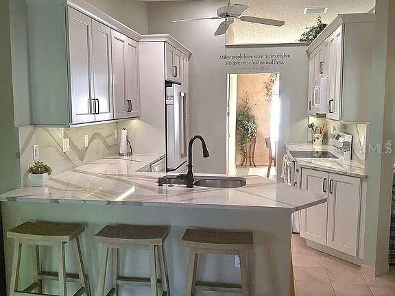 CRYSTAL LAKES - Residential