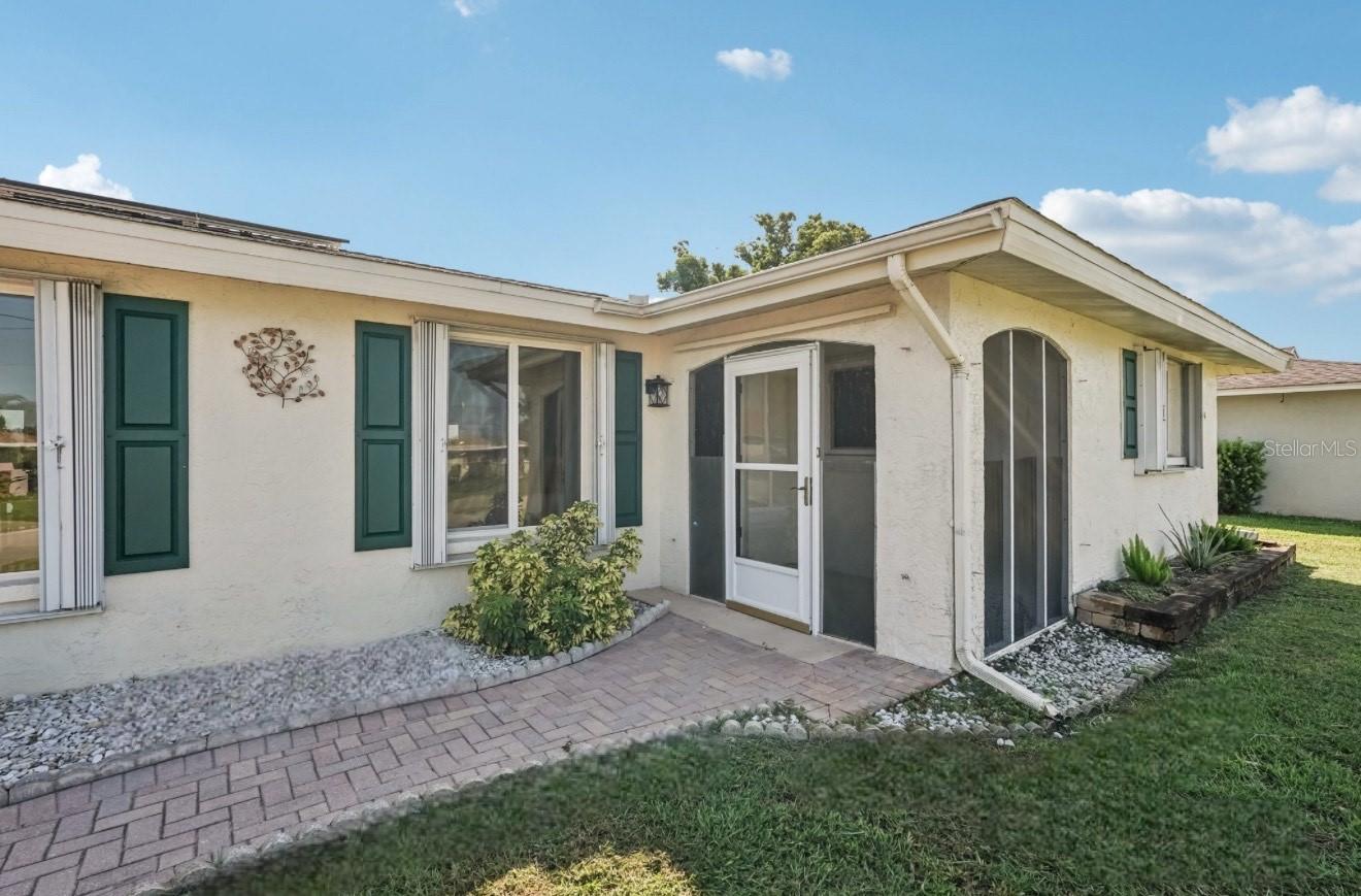 2271 SANDLEWOOD DRIVE