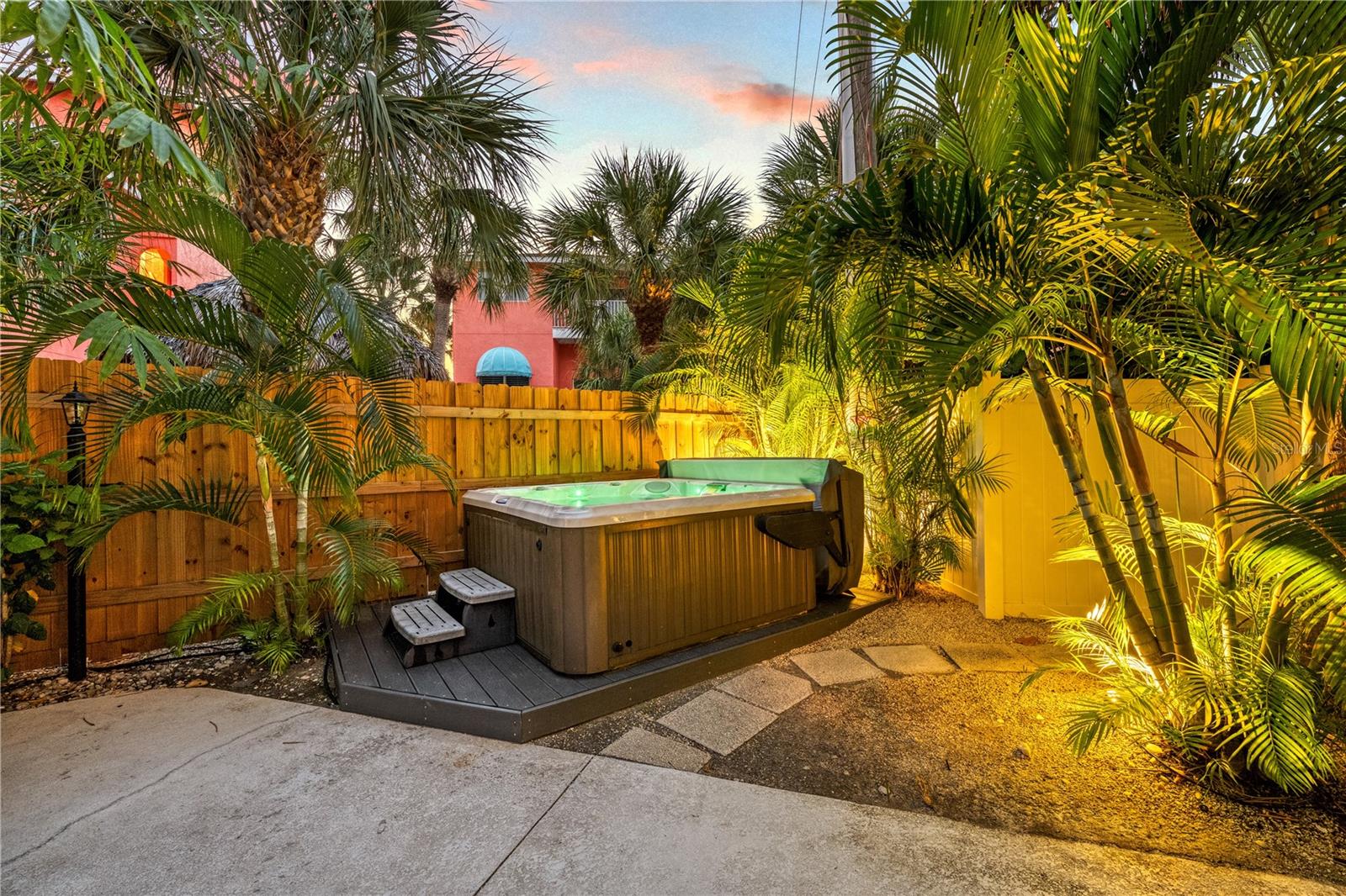 SARASOTA BEACH - Residential