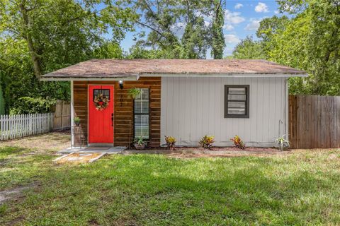 Photo of 202 NW 20th Avenue, Gainesville, FL 32609 (MLS # GC533071)