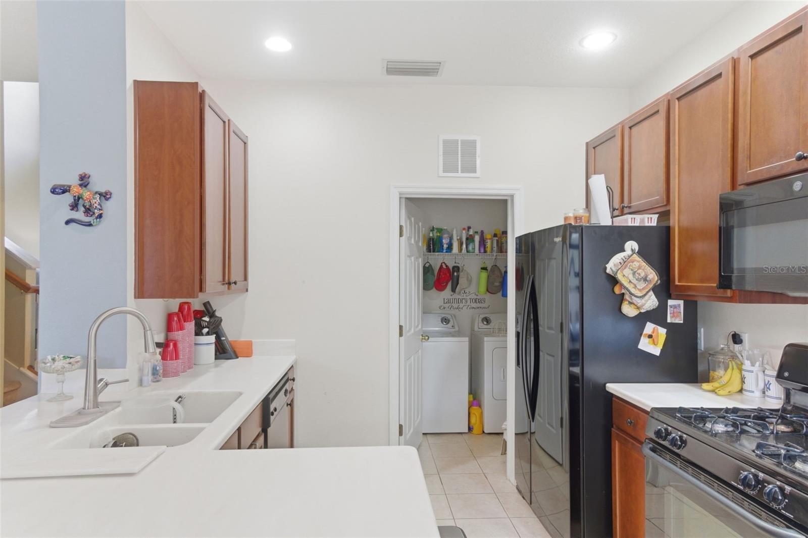 VICTORIA PARK INC 03 SE UNIT 02 - Residential