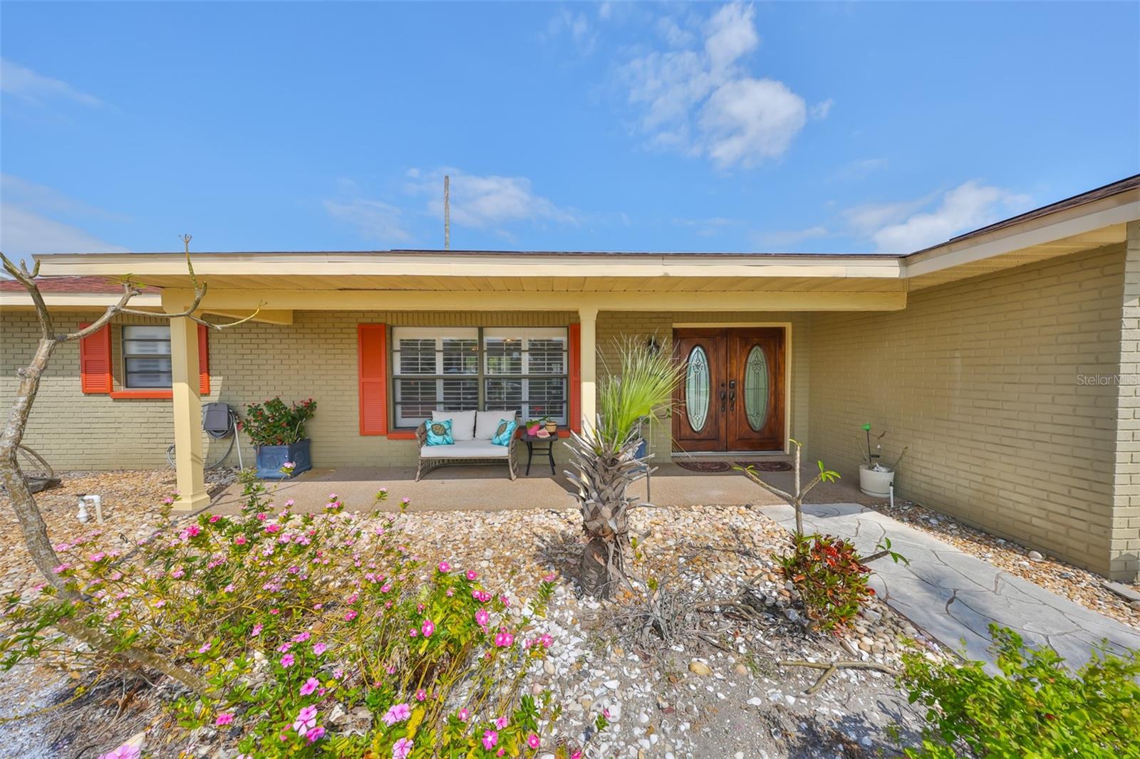 727 FLAMINGO DRIVE