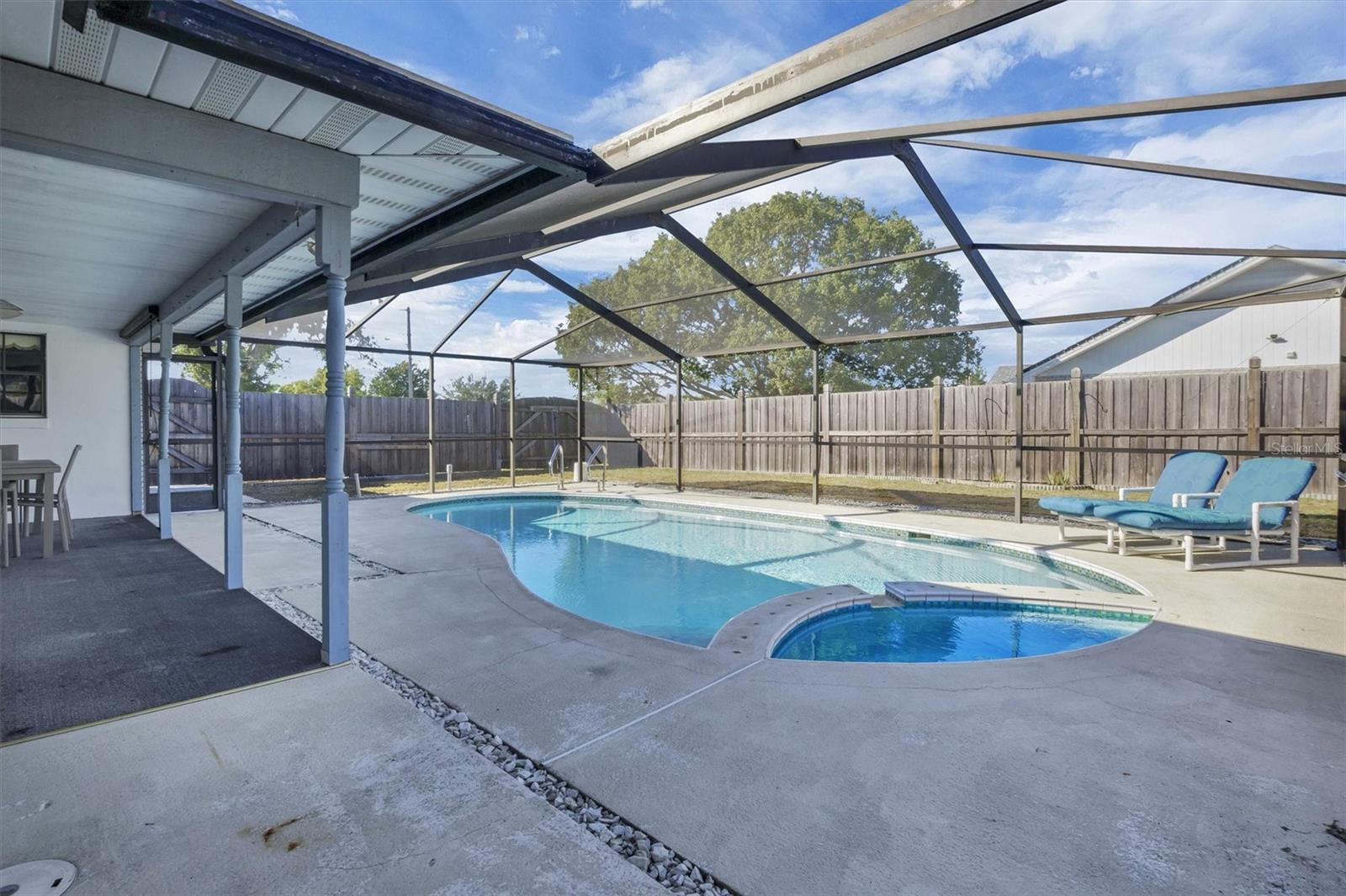 LUMBEE OAKS - Residential